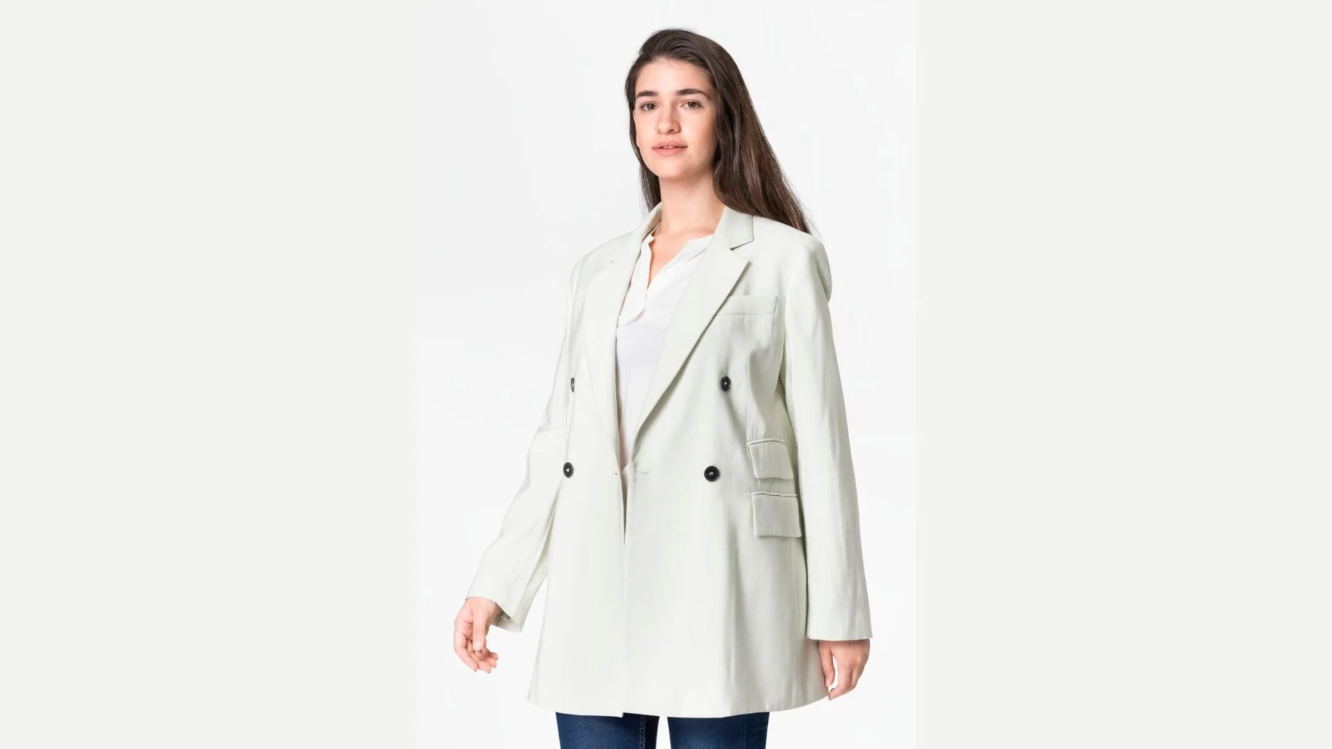 How to Clean White Coat: Easy Methods for Every Fabric and Stain