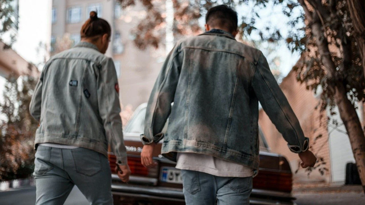 How Do I Choose a Denim Jacket?