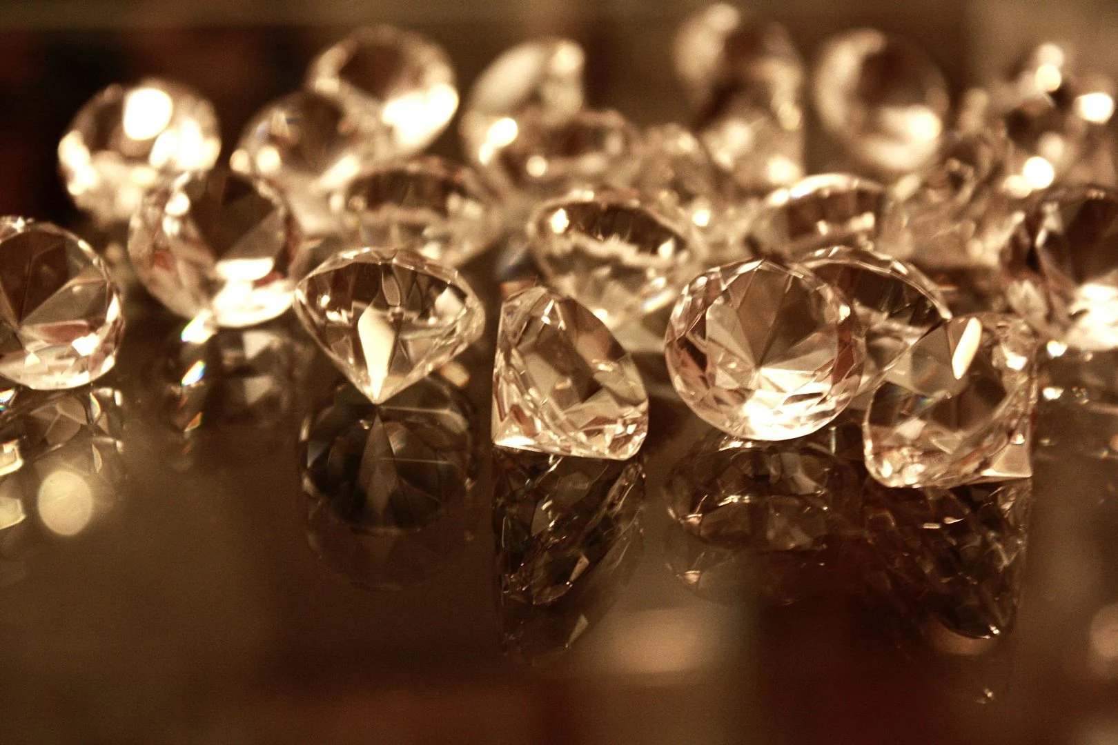 Moissanite vs. Diamond