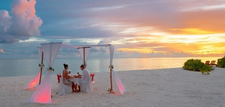 10th Anniversary Gift Ideas to Celebrate a Decade of Love & Memories