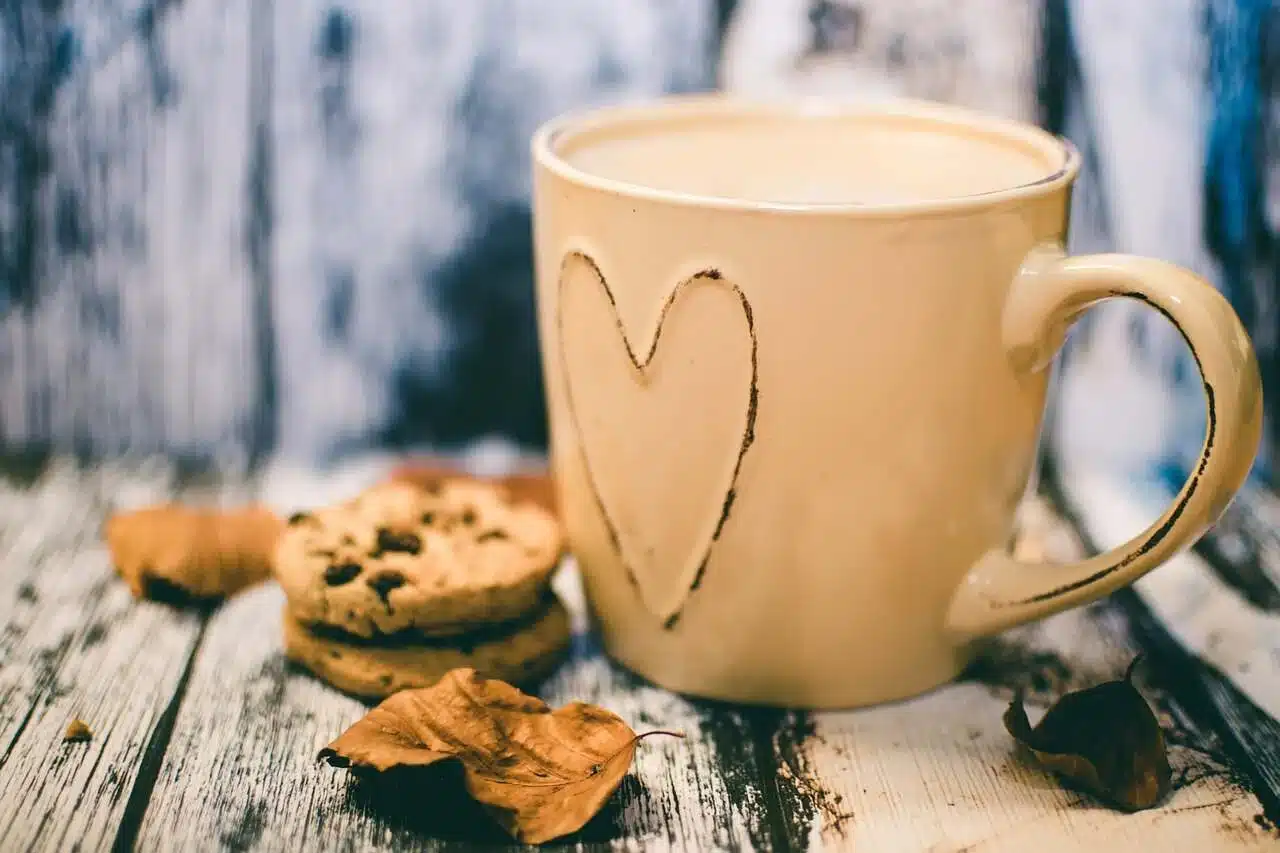 Coffee mug with heart shape