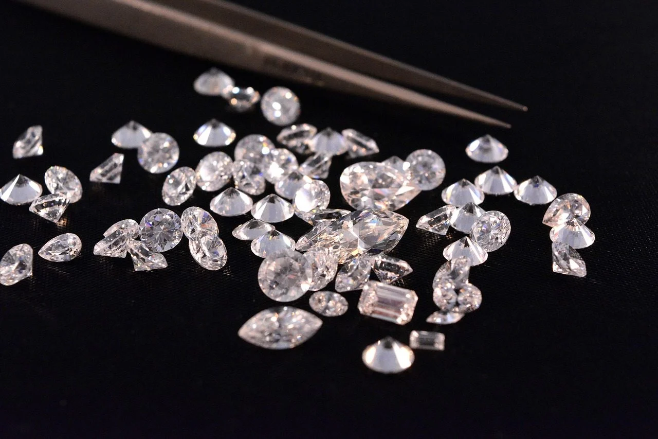 Moissanite vs. Diamond