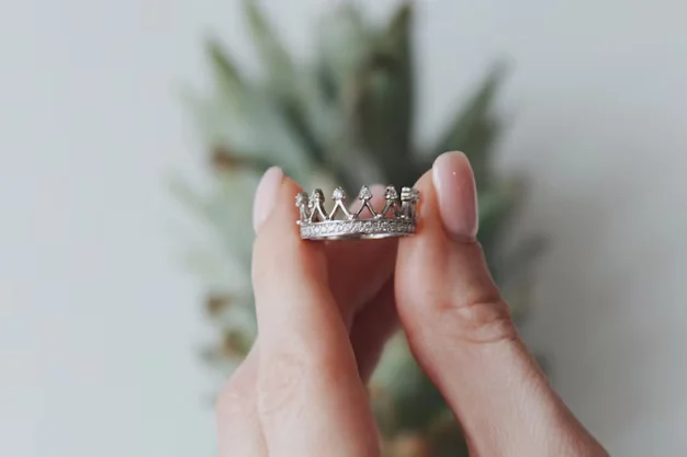 Customized engagement ring