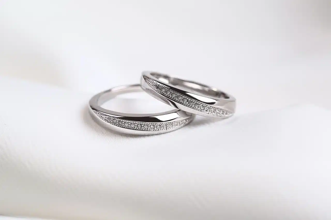 engagement rings silver color
